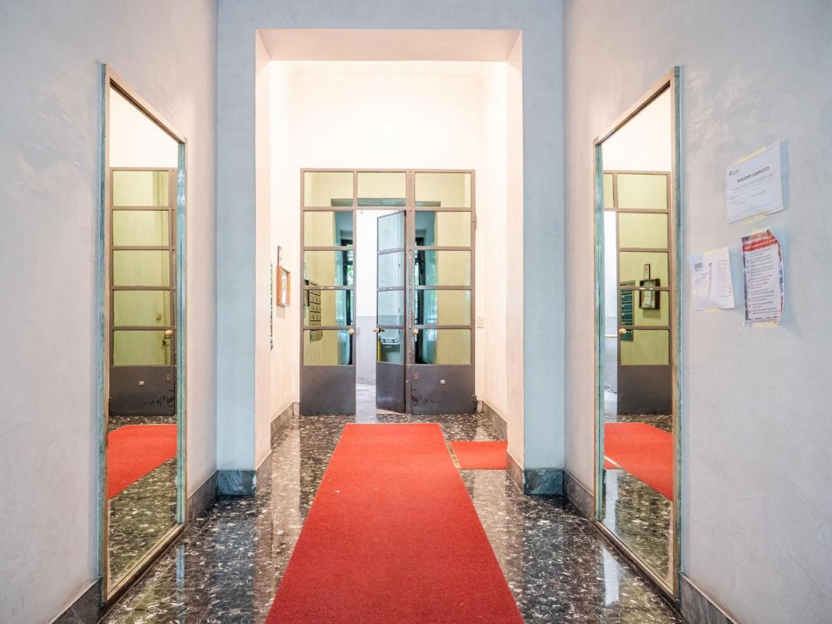 The Best Rent - Bright One Bedroom Apartment With Balcony In Moscova Milão Exterior foto